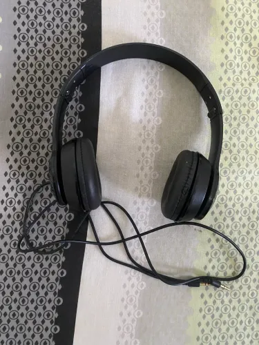 Fone de ouvido Multilaser com fio - funcionando perfeito