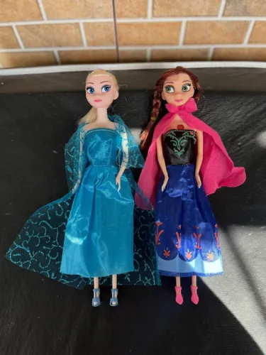 Kit Bonecas Elsa e Anna - Frozen (Emitem Som)