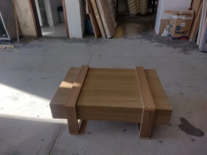 Vendo mesa de centro, semi nova