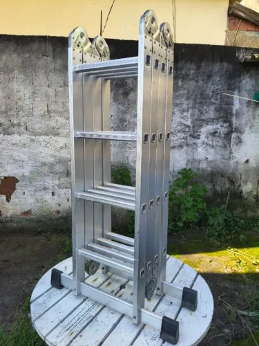 Escada Articulada Alumínio 4x4 (16 Degraus / 4,80m) - Estado de Nova