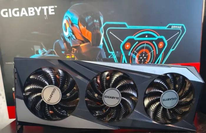 RX 7600 Gigabyte 