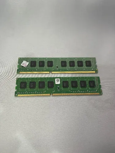 Memória RAM DDR3 8GB (2x4) OEM Usada