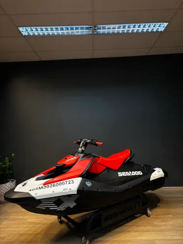 SEADOO SPARK TRIXX 2025 - apenas 24h