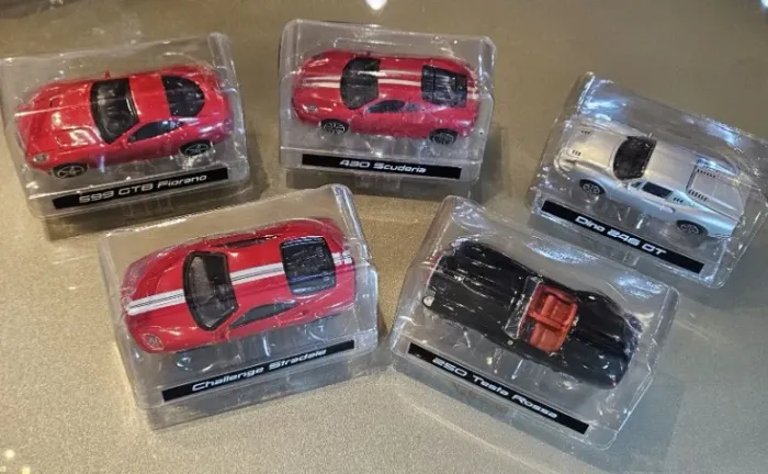Lote 17 Carros E Motos - Ferrari E Brasileiros 1/43 Diecast