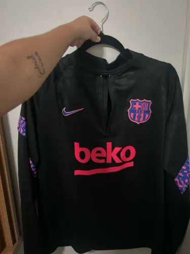 CASACO EDIÇÃO LIMITADA FLAMENGO + CASACO BARCELONA