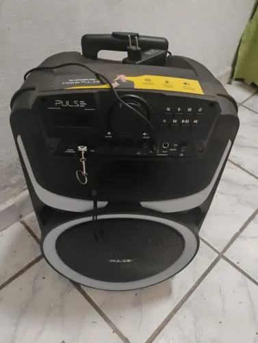 Vende-se caixa de som grande