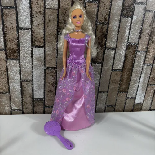 Boneca Annika do filme Barbie e a Magia de Aladus - Mattel 2005