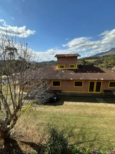 Oportunidade - Restaurante e Pousada - Pinheirinhos - Passa Quatro - 8 Suítes - 3.094m².