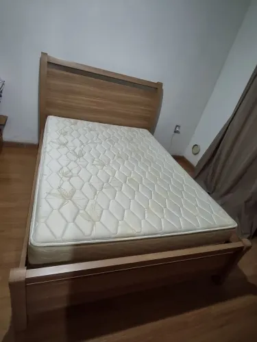 Cama de casal com colchão
