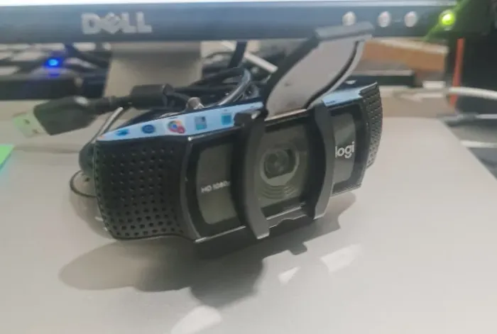 Vendo Câmera Webcam Full HD Logitech C920 - Usada, em ótima condição.