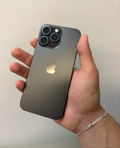 iPhone 15 pro Max 256GB poucas marcas de uso