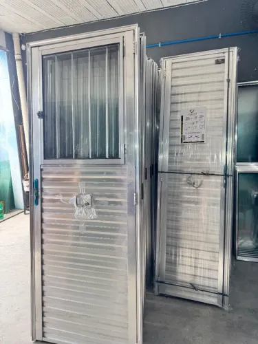 PORTA DE ALUMÍNIO APARTIR DE R$499,99 - MEGA PROMOÇÃO (ULTIMAS UNIDADES)