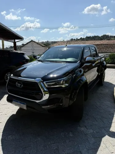 Toyota Hilux CD SR5 4X4 2.8 Diesel 2025