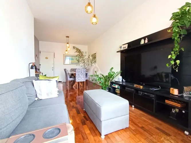 Apartamento à venda na Tijuca com varandão e vista livre 3 quartos