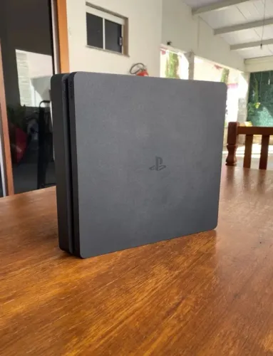 PlayStation 4 Slim PS4