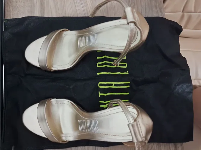 SANDÁLIA SANTA LOLLA