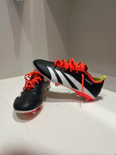 Chuteira Adidas Predator 