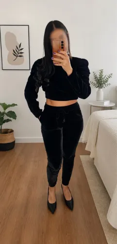 Conjunto de Veludo Preto Novo - Veste P/M