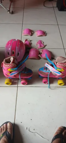 Patins Feminino Criança 30-33 seminovo