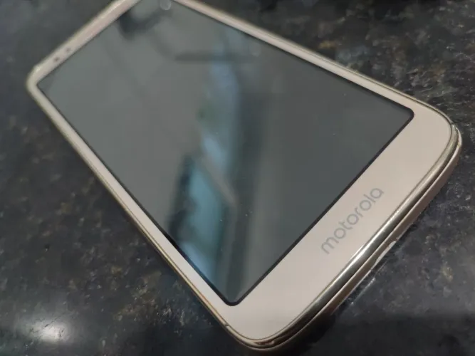 Moto E5 conservado.. 