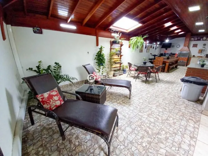 Casa à venda em Americana, Antônio Zanaga I, com 3 quartos, com 308.38 m²