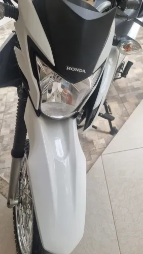 Moto com manual e chave reserva