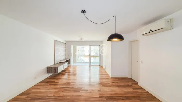 APARTAMENTO COM SACADA GOURMET NO ÁGUA VERDE | 3 QUARTOS | 2 VAGAS Apartamento Com 3 Quart