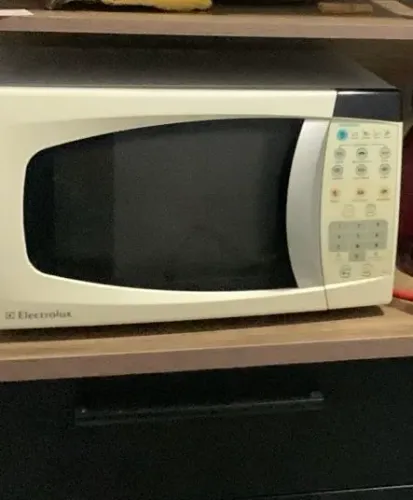 Microondas Electrolux 20 l