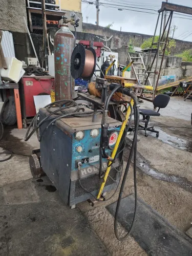 Máquina de Solda MIG HOBART