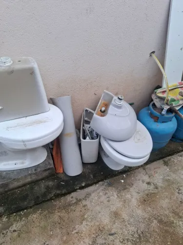 Vasos com caixa acoplada