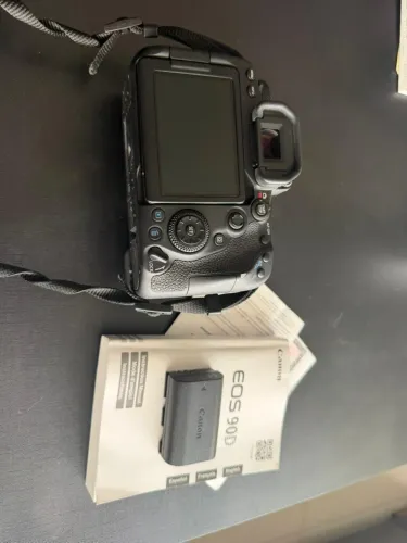 Câmera cânon 90d + Lente Sigma 17 - 70mm 