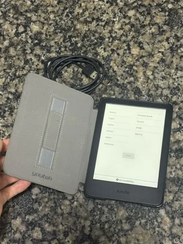 Kindle 11ª Geração + Capa Protetora + Cabo USB