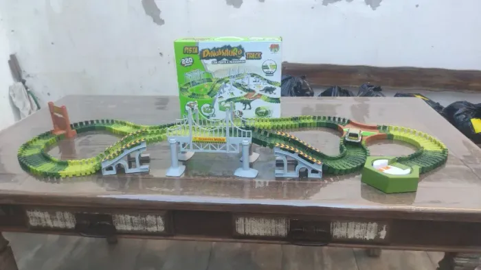 Pista Dinossauro Track de Montar - 220 Peças