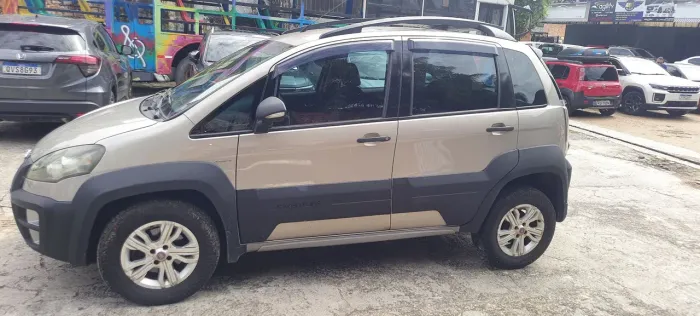 Fiat Idea Adv./ Adv.lock.dualogic 1.8 Flex 5P 2012