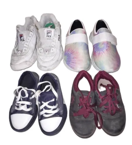 Lote com 4 pares de tênis infantis