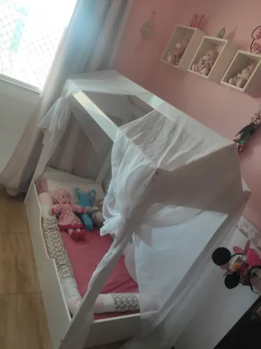 Cama montessoriana infantil