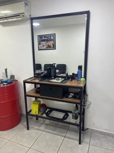 Bancada de Barbeiro / Barbearia / salão