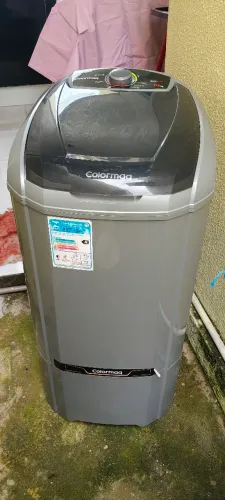 Vendo Tanquinho Colormaq semi novo.