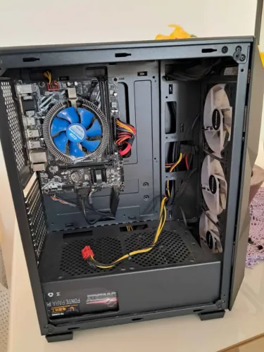PC Gamer INCOMPLETO - Intel Core i5-10400F + Placa-mãe H510 Revenger