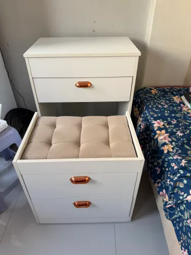 Camarim e mesa de estudo