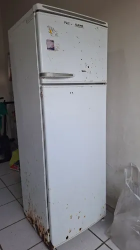 Geladeira para retirada de peças