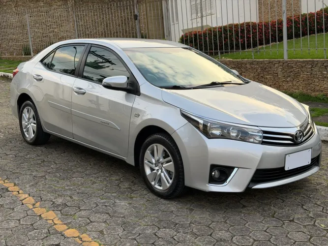 Toyota Corolla GLI 1.8 Flex 16V Aut. 2016