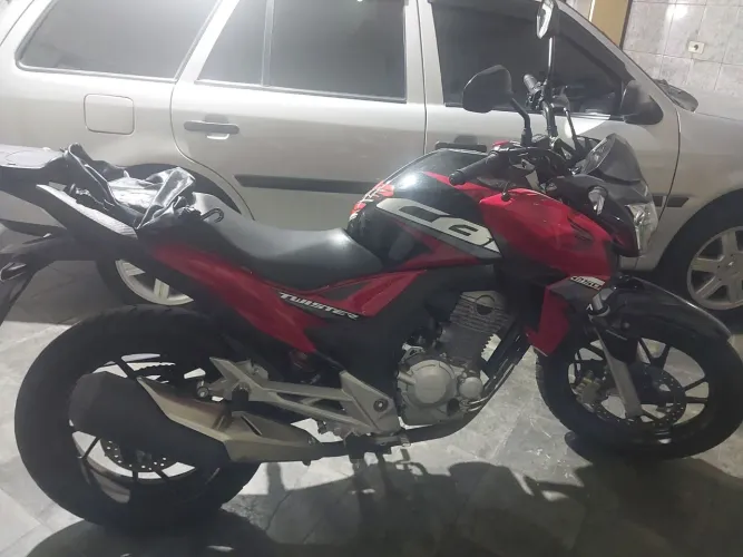 Honda Twitter zerada de tudo nova nova. Sem detalhes