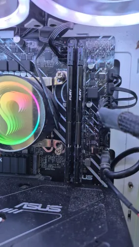Troco 2 memórias ram de 8gb por uma de 16gb