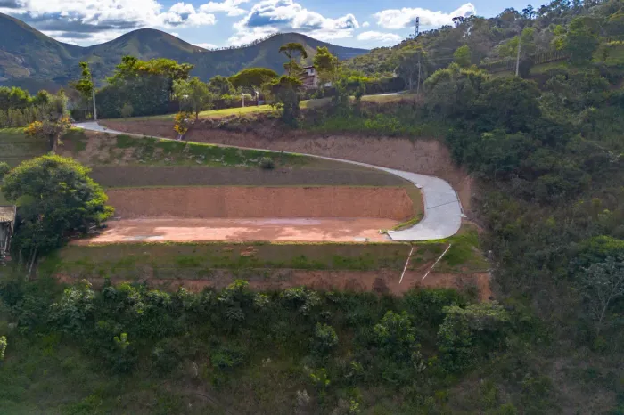 Lote com 4.000m2 em Itaipava, Petrópolis