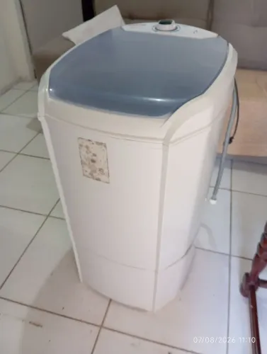 Tanquinho de lavar roupas 10kg marca Suggar