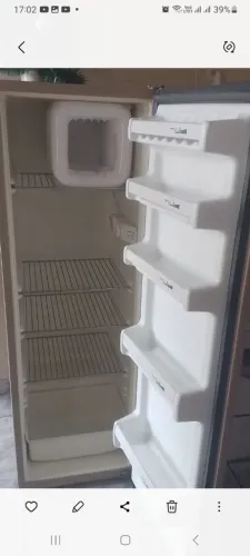Geladeira Consul.