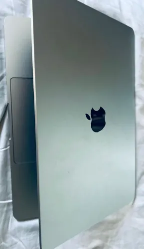 Macbook Air Apple 2024. M3. 13 polegadas prata. Excelente Estado. Bateria 98%
