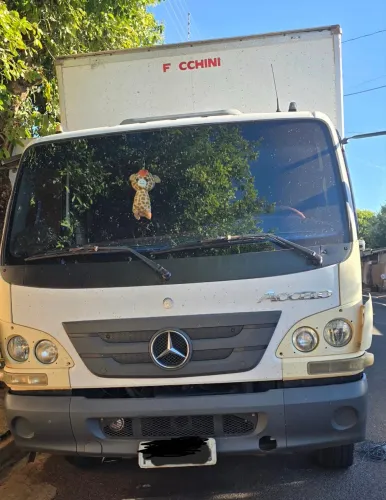 Mercedes bens Accelo 1016 - ano 2019 muito novo