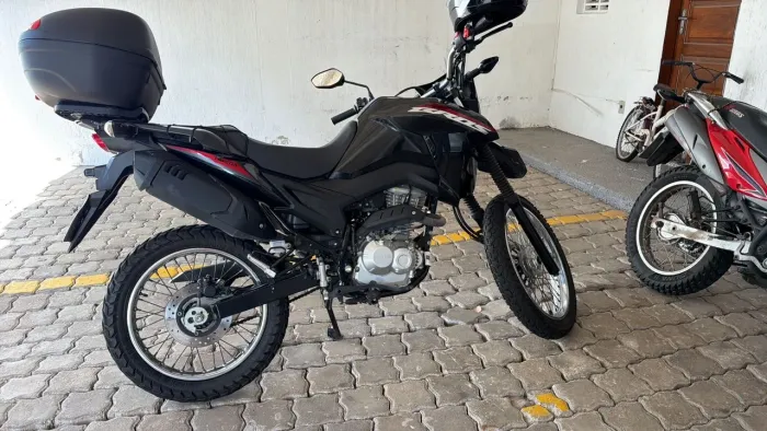 Bros 160 2025 com apenas 5.000km